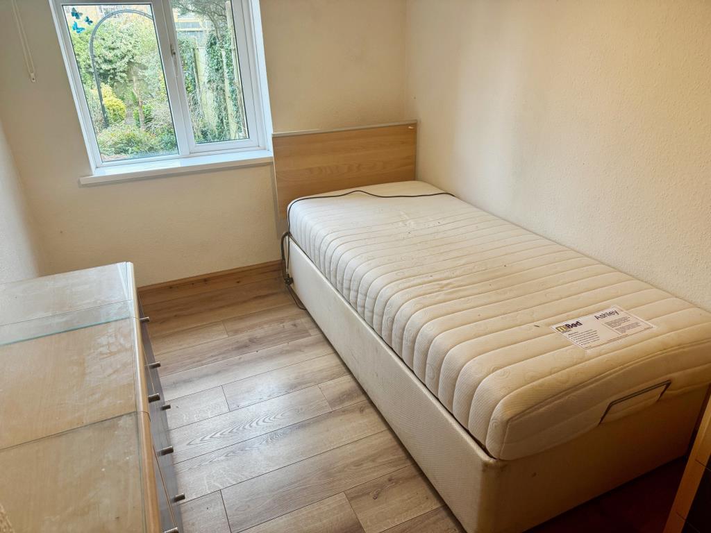 Lot: 156 - DOUBLE BAY WINDOW TWO-BEDROOM SEMI-DETACHED BUNGLAOW - Bedroom 2